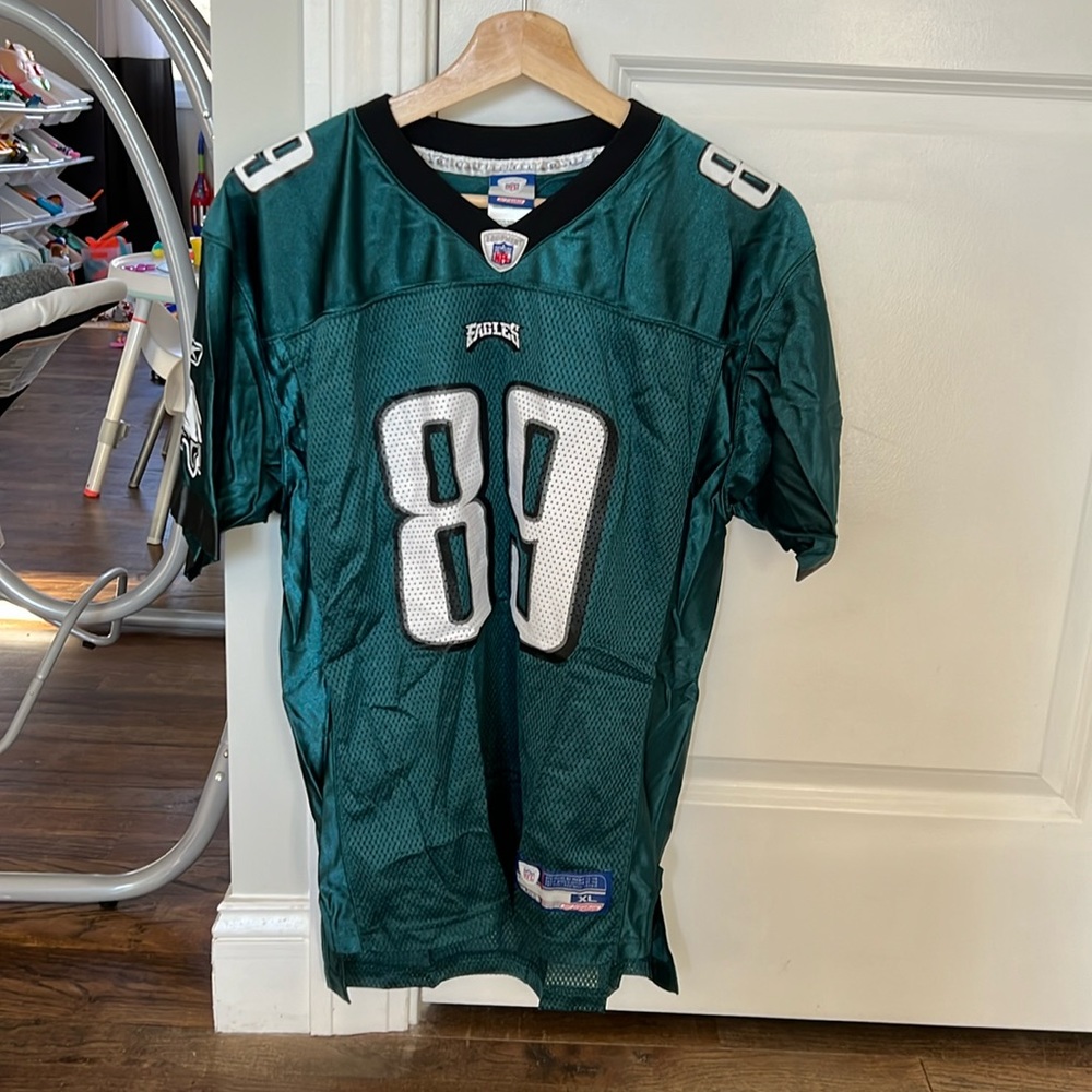 XL woman’s Eagles jersey #89